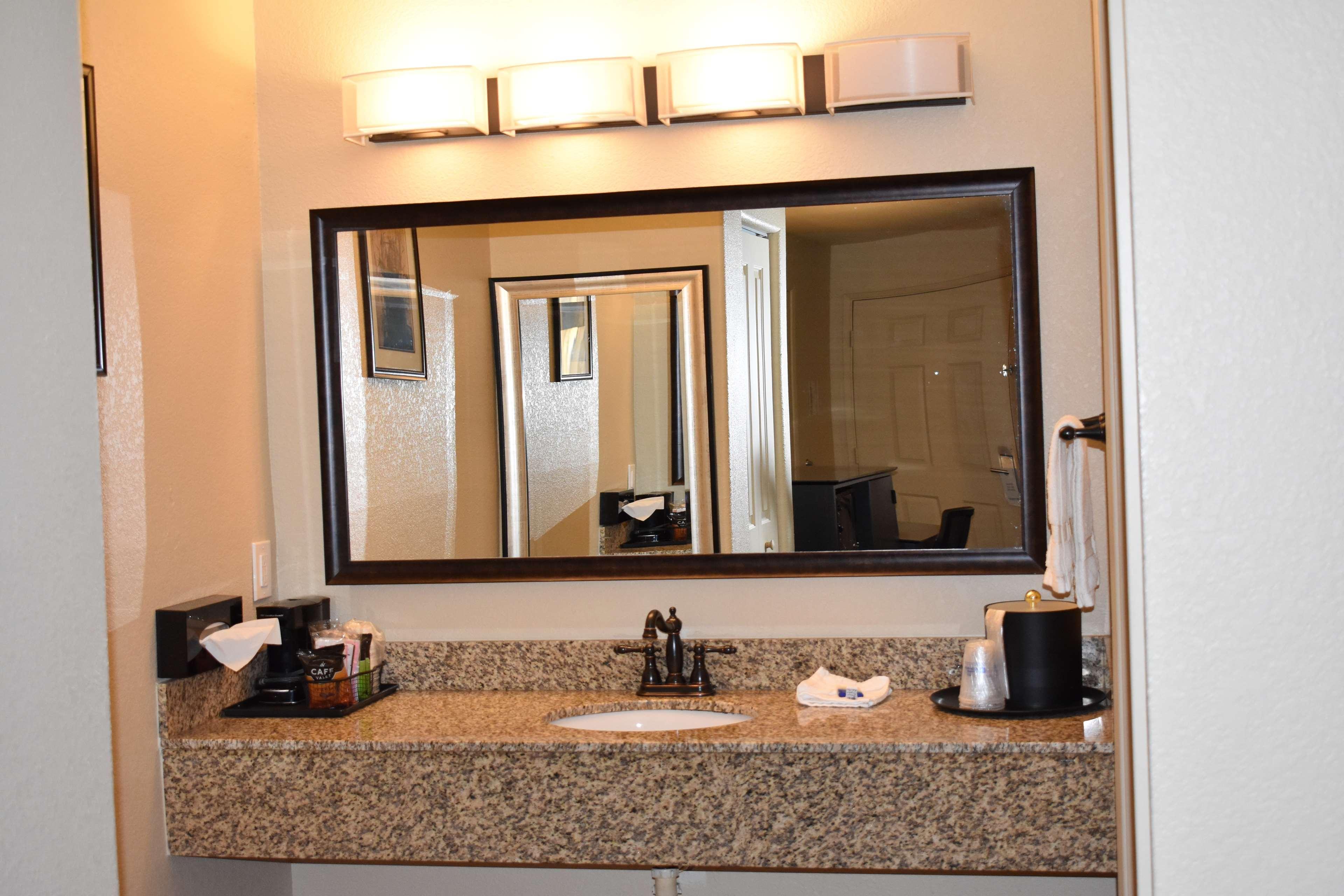 Best Western Apricot Inn Chaney Ranch Esterno foto