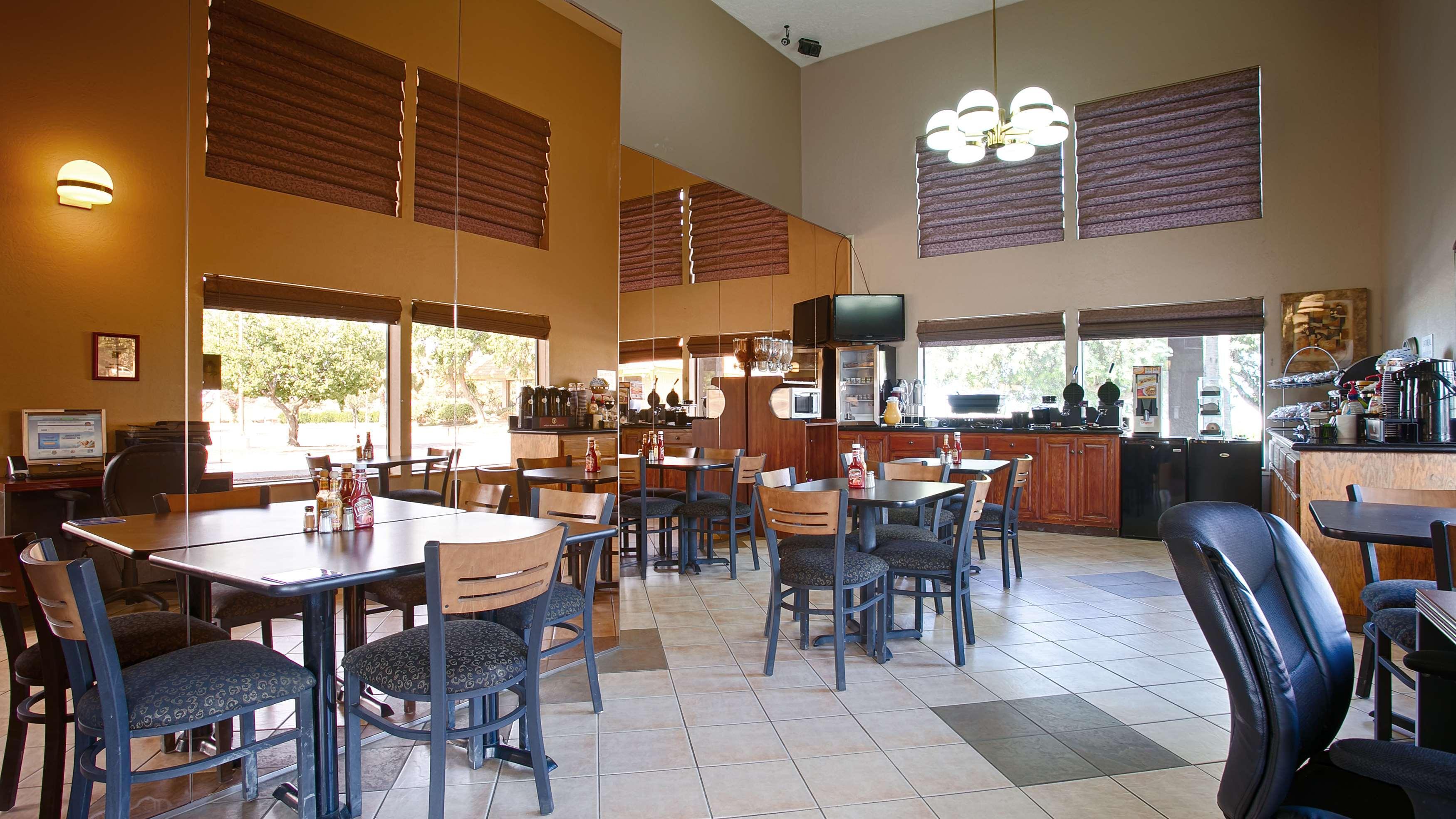 Best Western Apricot Inn Chaney Ranch Esterno foto