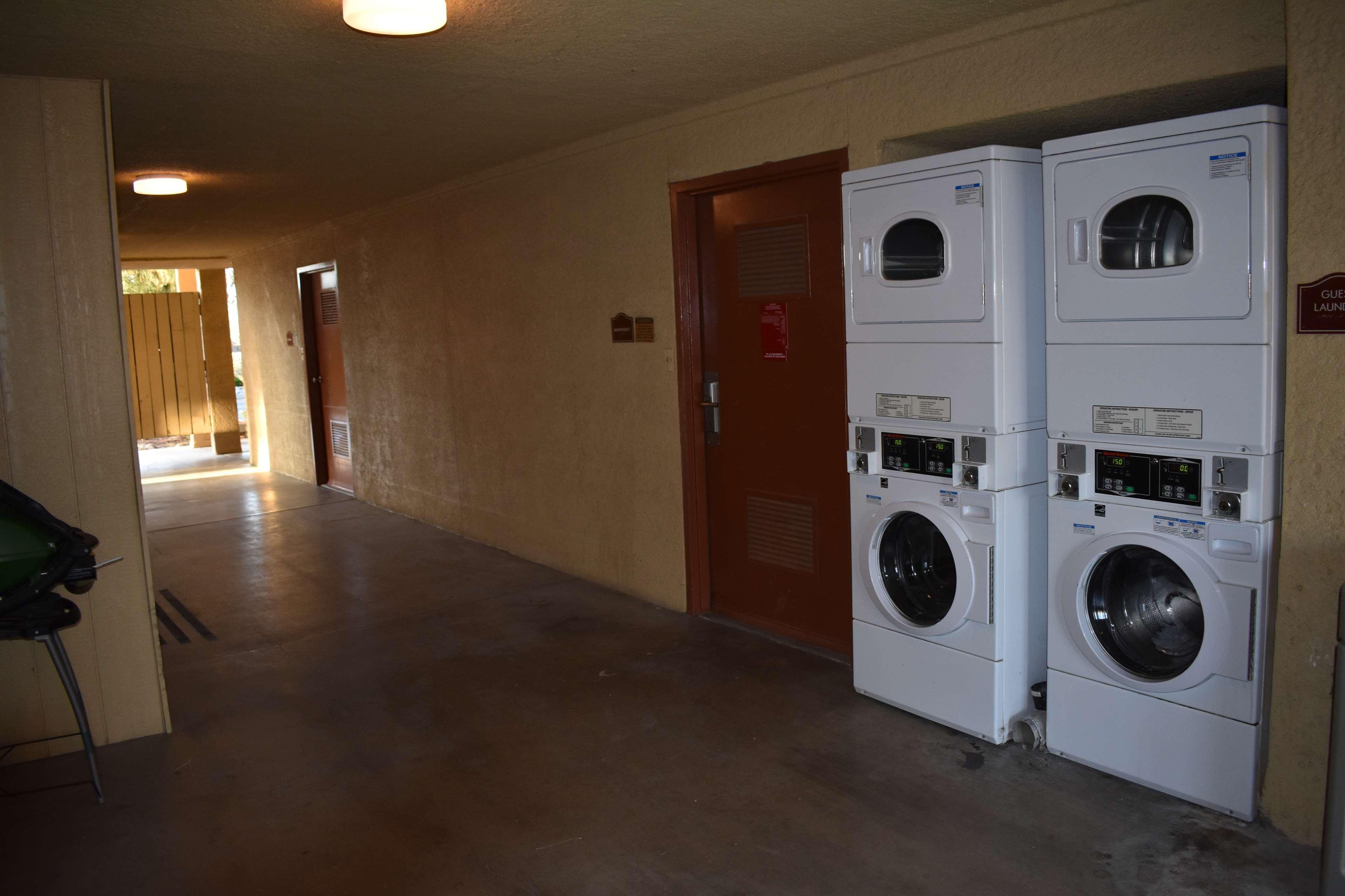Best Western Apricot Inn Chaney Ranch Esterno foto