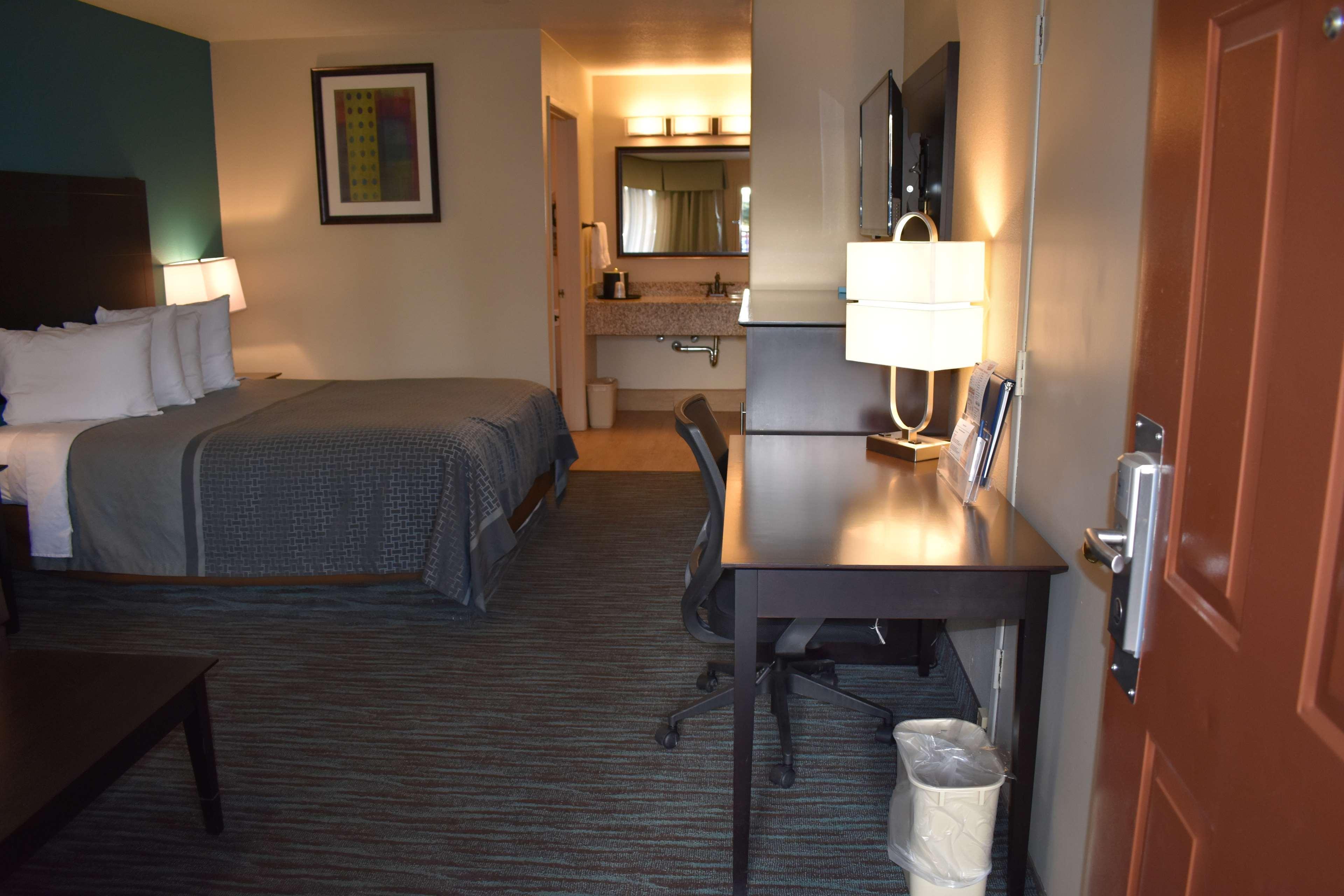 Best Western Apricot Inn Chaney Ranch Esterno foto