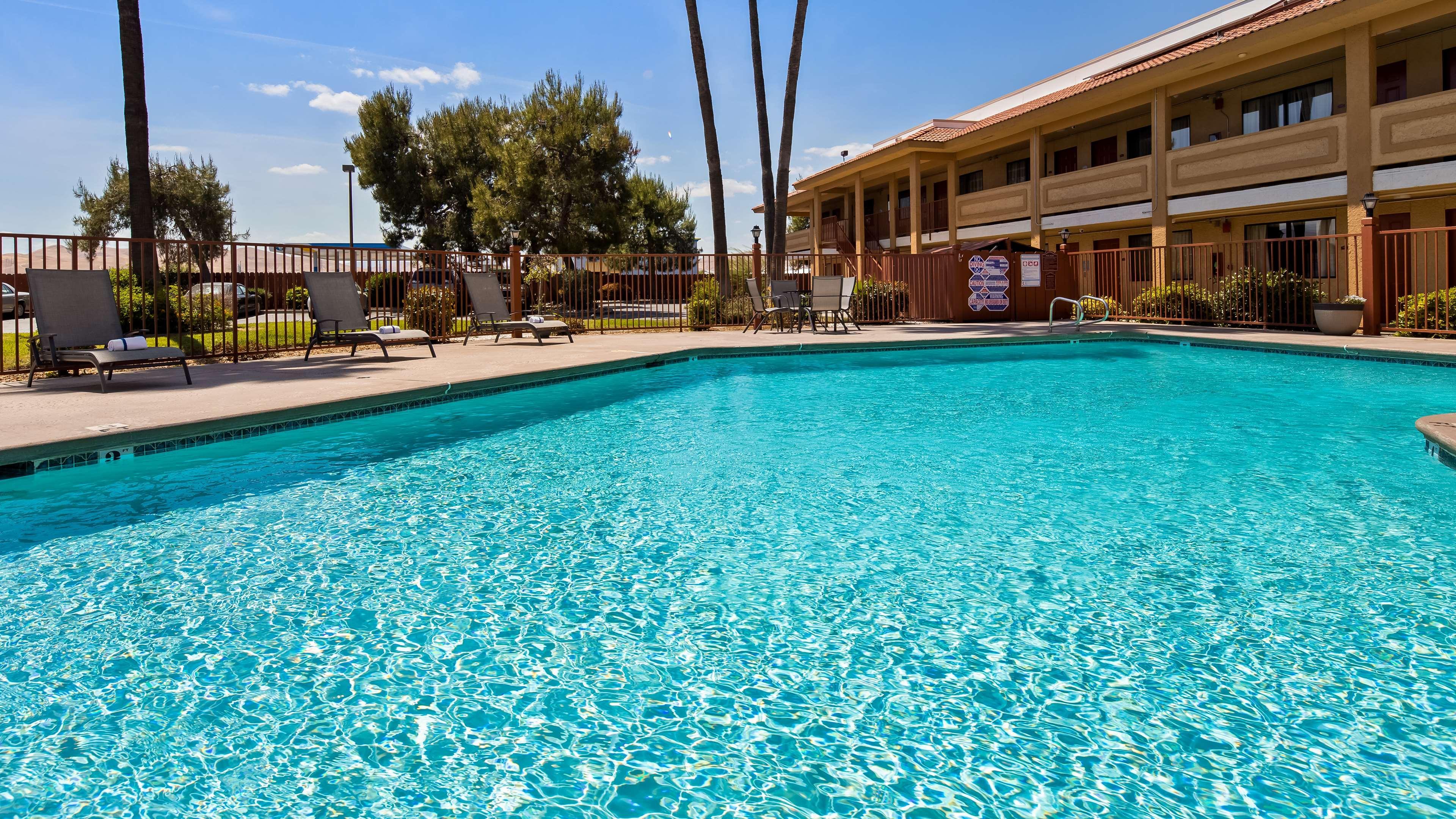 Best Western Apricot Inn Chaney Ranch Esterno foto