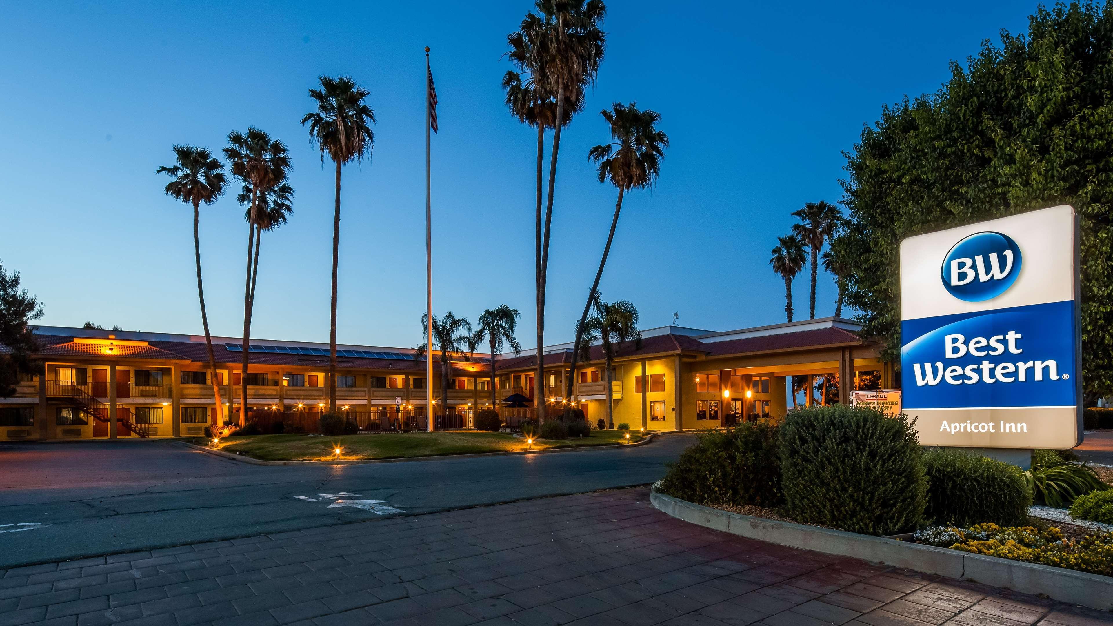 Best Western Apricot Inn Chaney Ranch Esterno foto
